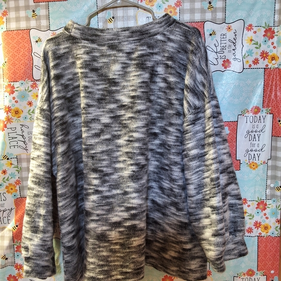 NWOT VINCE CAMUTO BRUSHED SLUB BUBBLE SLEEVE SWEATER - Picture 3 of 9